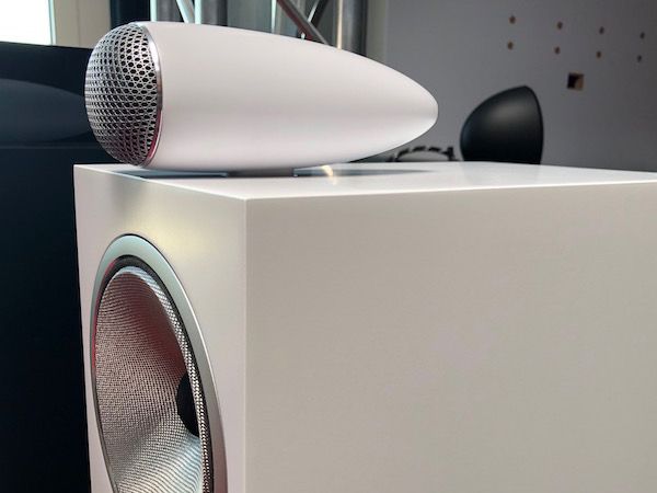 Bowers &amp; Wilkins 702 S2 - seitlich, oberer Teil