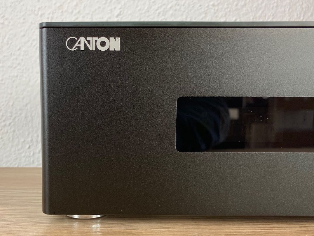 Canton Smart Amp 5.1 - Logo an der Front