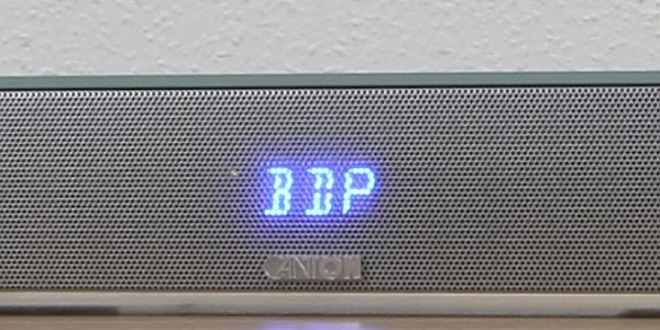 Display der Canton Smart Soundbar 10