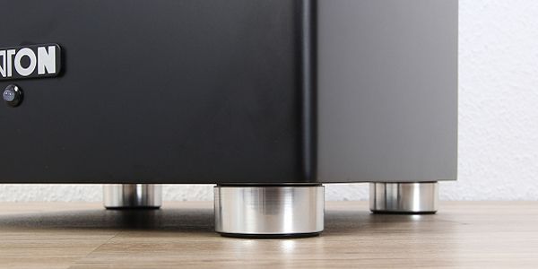 Hochwertige Füße am Smart Sub 8