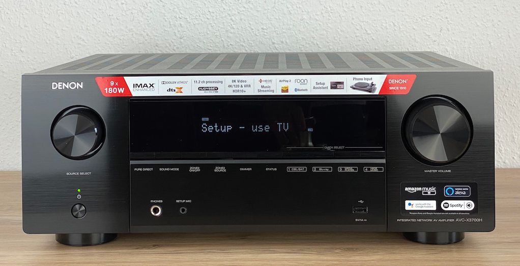 Frontansicht des Denon Av-Verstärkers AVC-X3700H