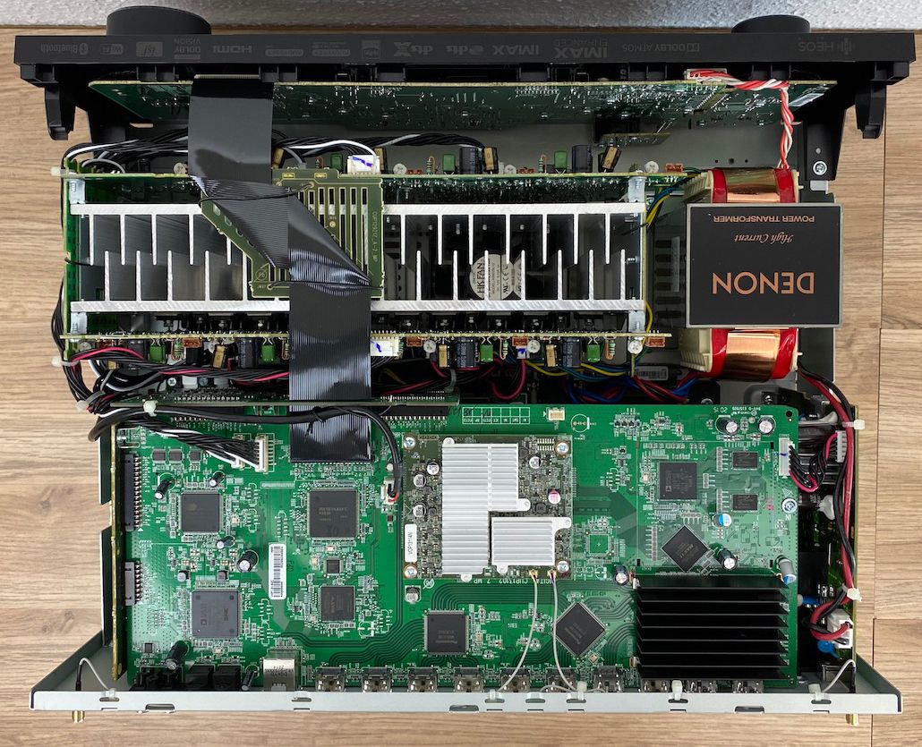 Innenleben des Denon AVC-X 3700 H