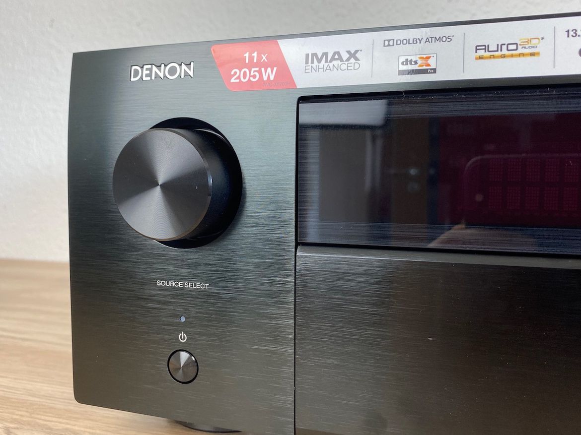 Denon AVC-X6700H - Alu-Front massiv