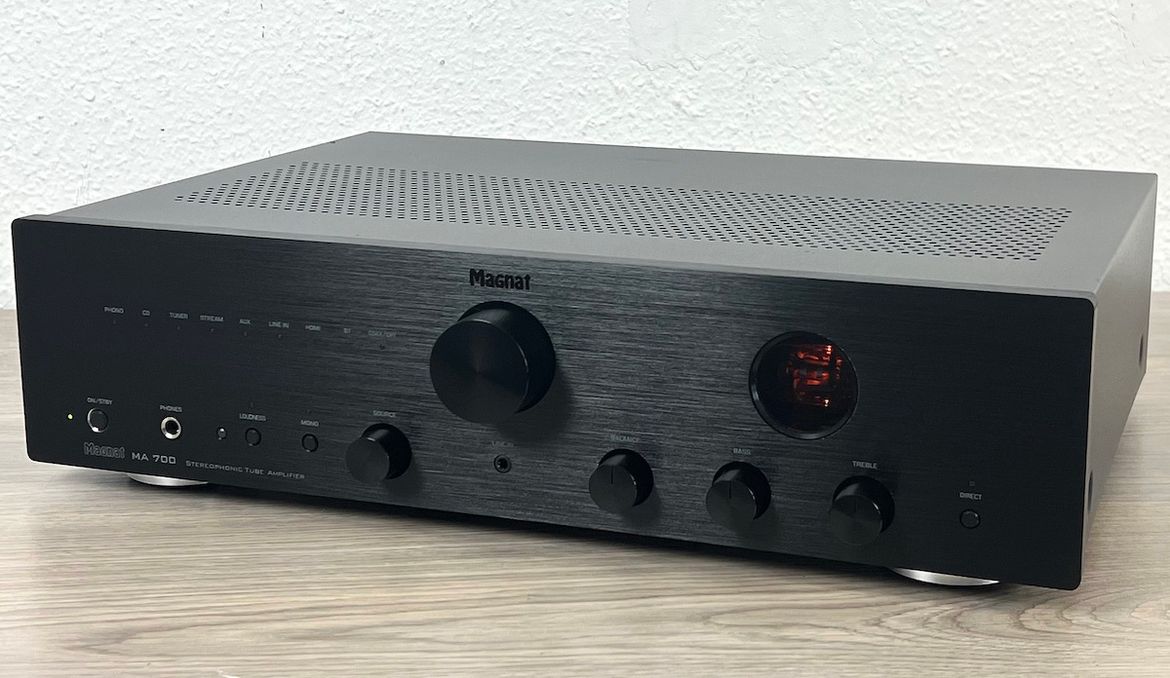 Magnat MA 700 - Stereo Hybridverstärker