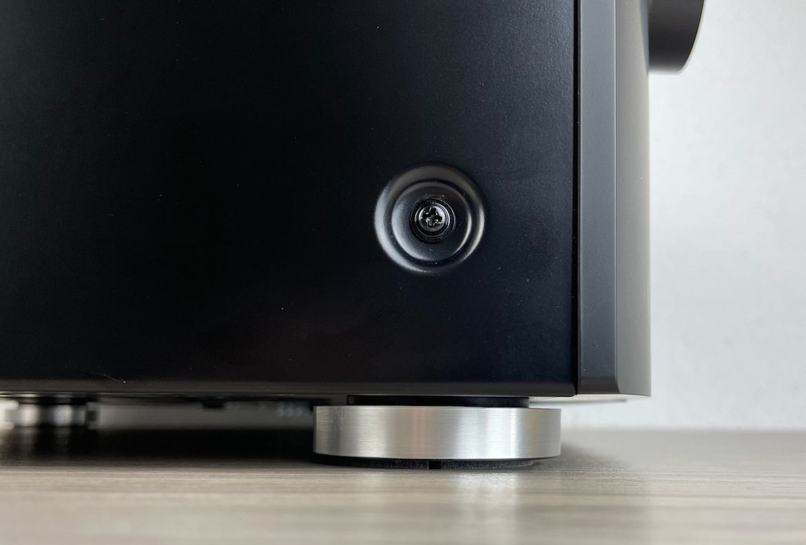 Marantz AV 7706 - Standfuss