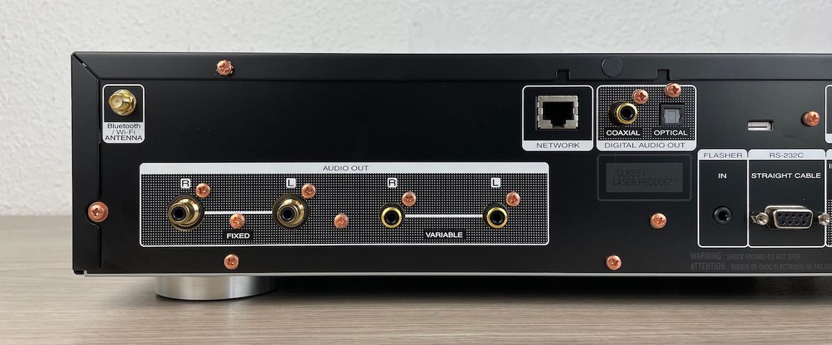 Marantz ND 8006 - Analogausgänge Rückseite