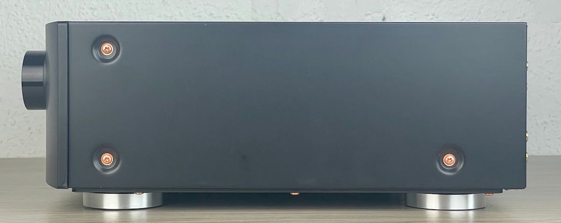 Marantz PM8006 - seiltiche Ansicht