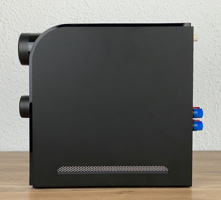 NAD D3045 seitlich