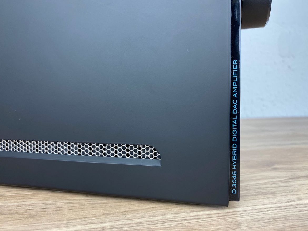 NAD D 3045 vertikal