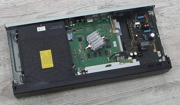 Innenleben des Panasonic DP-UB824