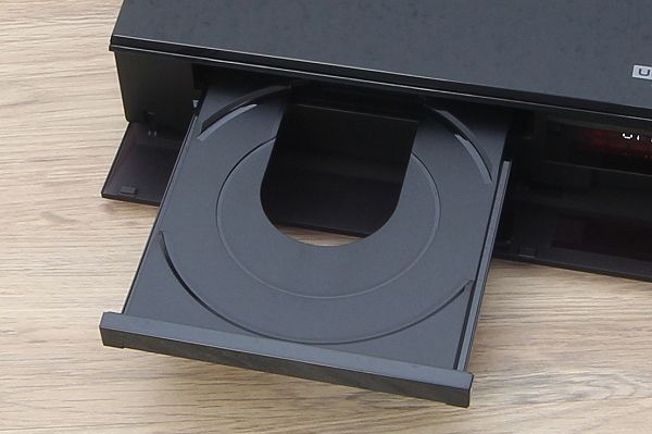 panasonic-dp-ub824_schublade