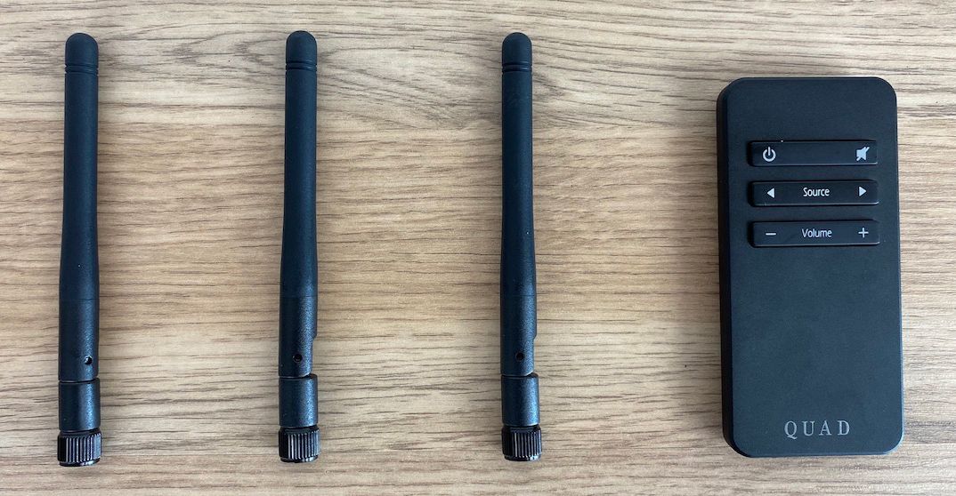 Je eine Antenne für WiFi und Bluetooth