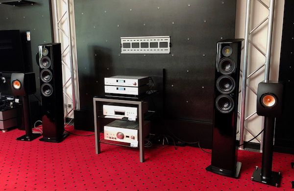 Aufbau mit KEF LS50 und ELAC FS 409