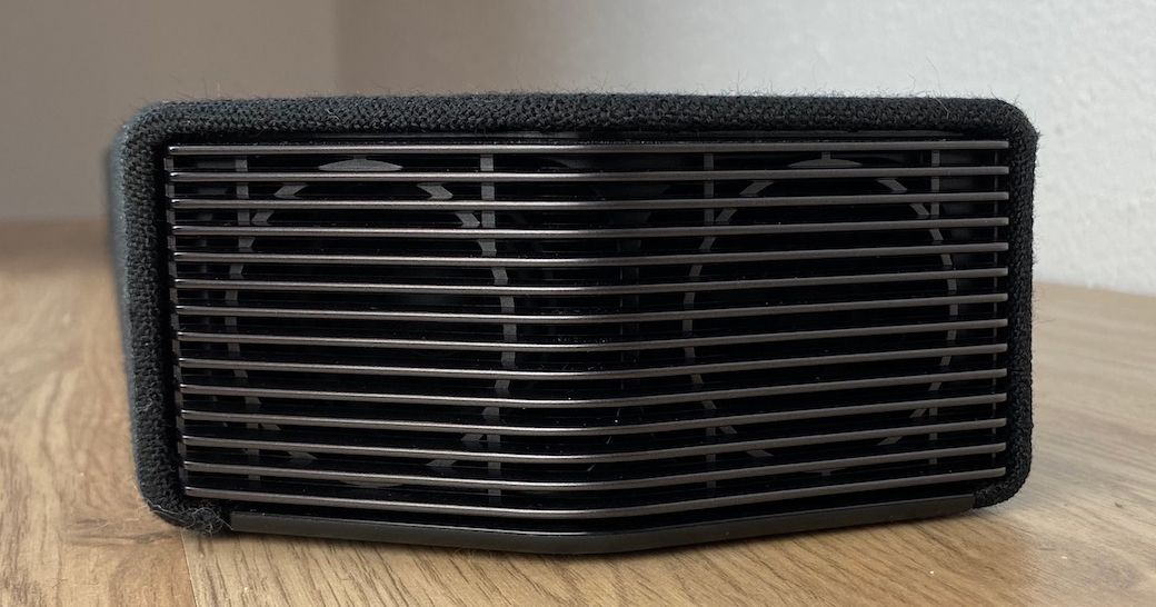 Samsung HQ-Q950T - Ansicht von der Seite