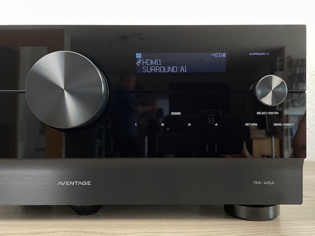 Yamaha RX-A6A - Quellenwahlregler
