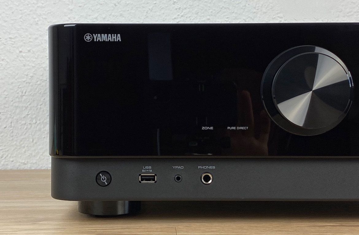 Yamaha RX-V6A - linke Frontansicht