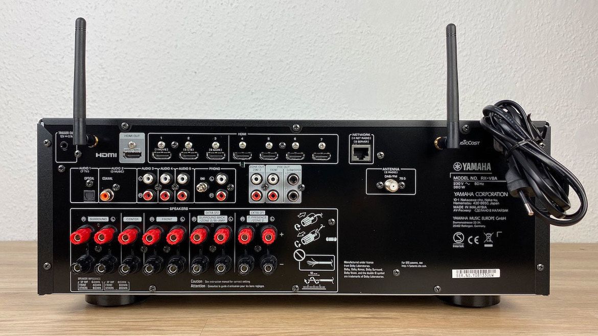 Yamaha RX-V6A - Rückseite