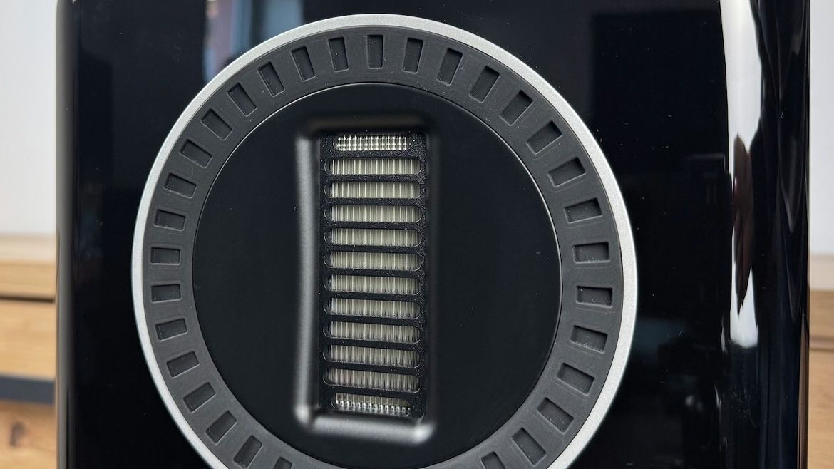 Seitlich schräge Ansicht auf den AMT-Hochtöner Wharfedale Elysian 3