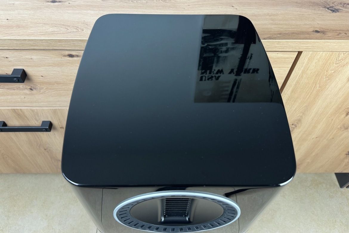 Wharfedale Elysian 3 Ansicht der Oberfläche von schräg oben vorne