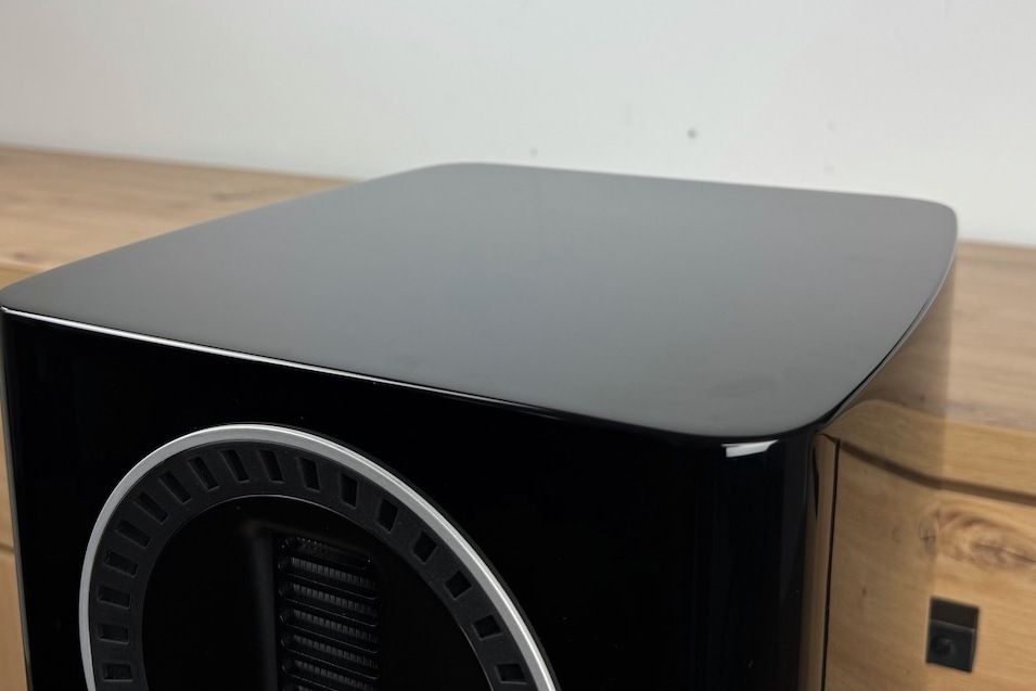 Tadellose Kantenverarbeitung der Wharfedale Elysian 3