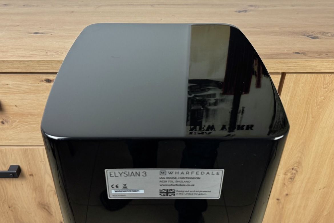 Blick von der Rückseite der Wharfedale Elysian 3