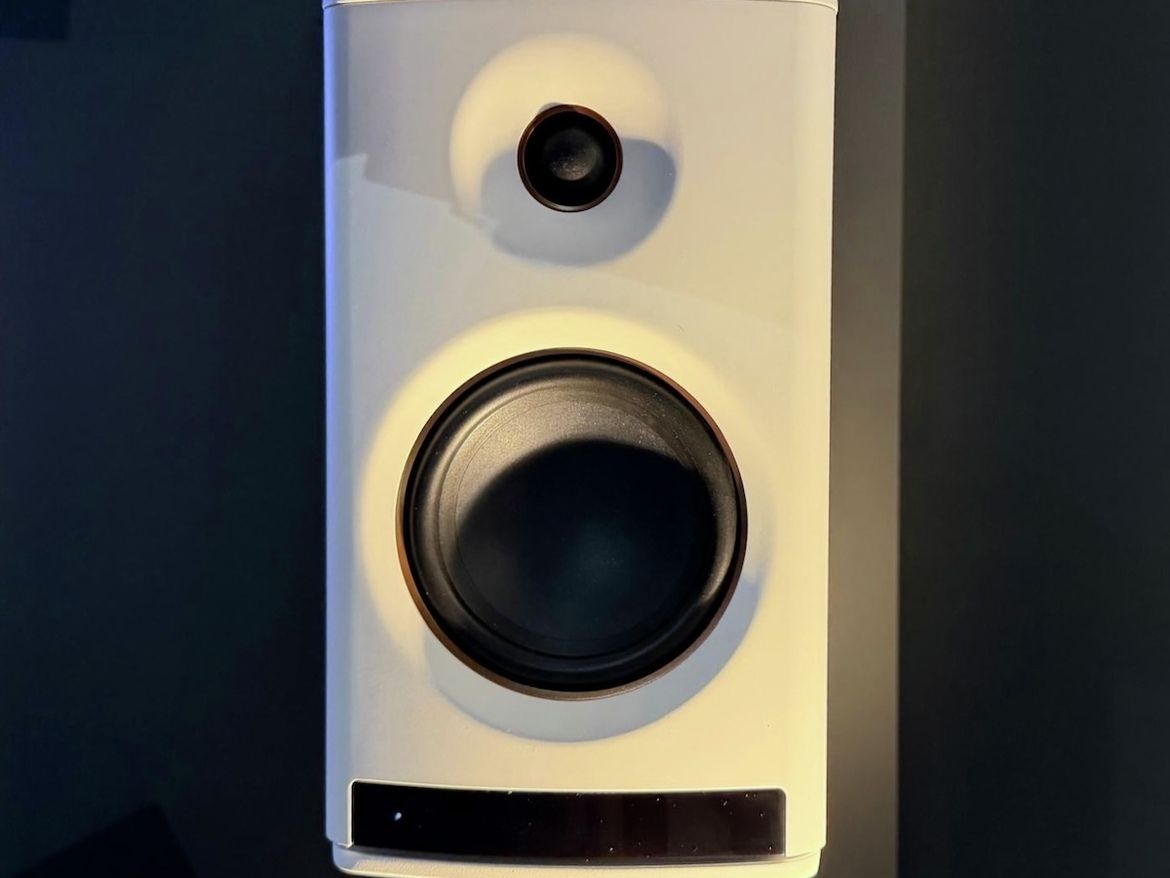 Einzelansicht NX-70A Aktivlautsprecher
