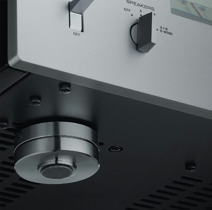 Standfüße des Yamaha M-5000