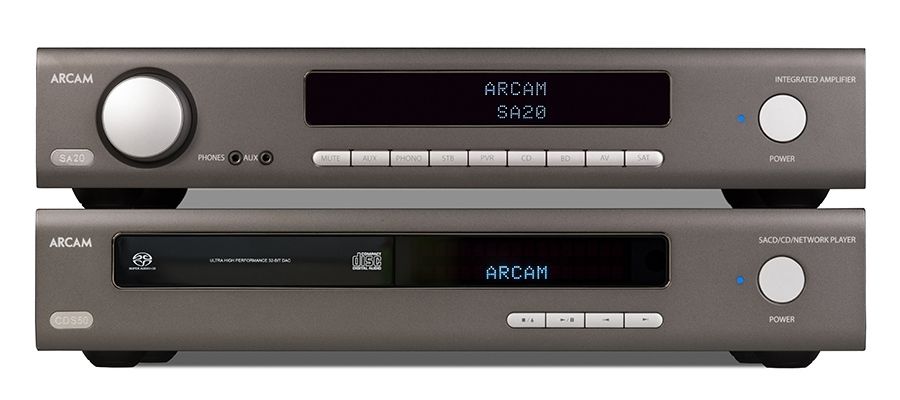 Arcam SA-20, abgebildet mit CD-S50 Netzwerkplayer