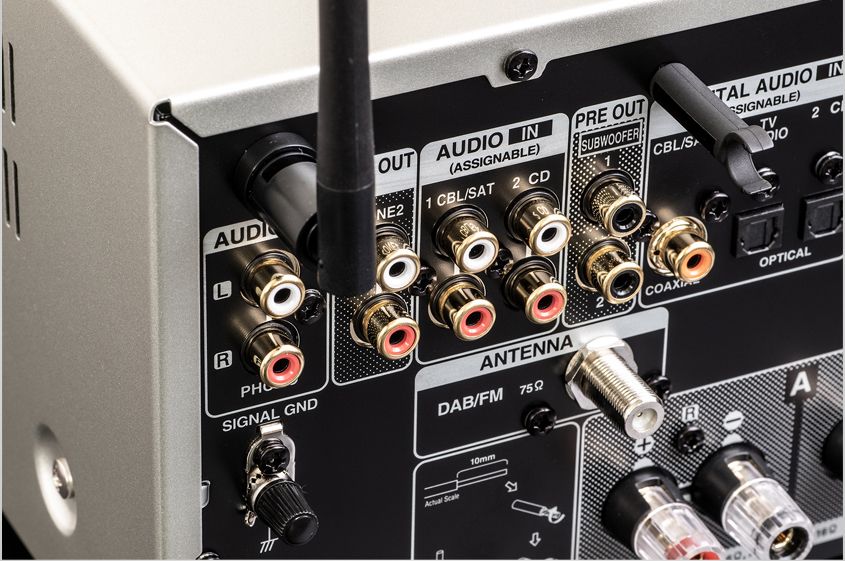 Phono-Eingang des Denon DRA-800H
