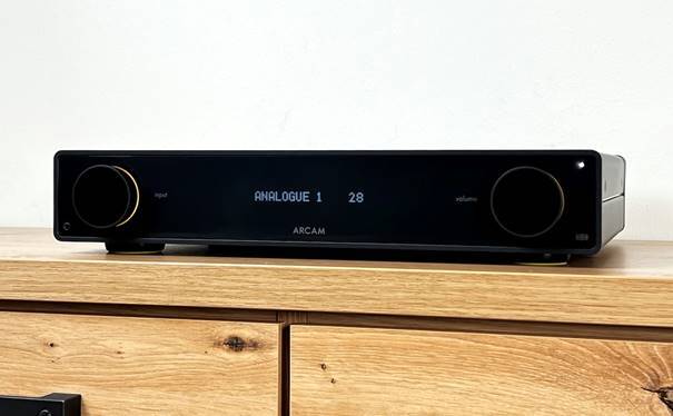 arcam_radia-a25_front-2