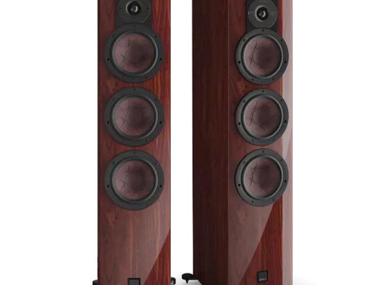 getestetes Produkt: fm/products/dali/dali_rubikore_8_maroon_high_gloss_lacquer_hifi-regler.jpg