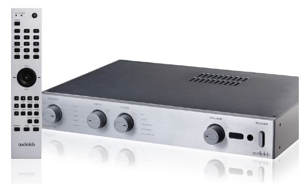Audiolab 8200 A mit passender Fernbedienung
