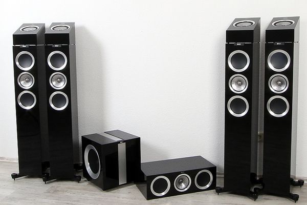 5.1 Surround-Lautsprecher-Set mit Standlautsprechern