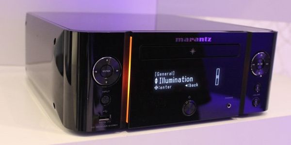 Marantz M-CR611 orange illuminiert
