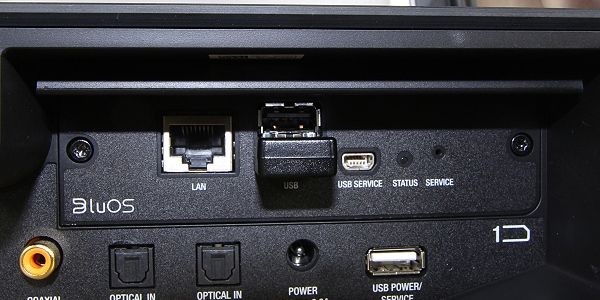 Das BluOS-Modul integriert