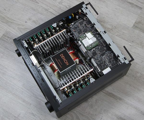 Innenleben Denon AVC-X8500H